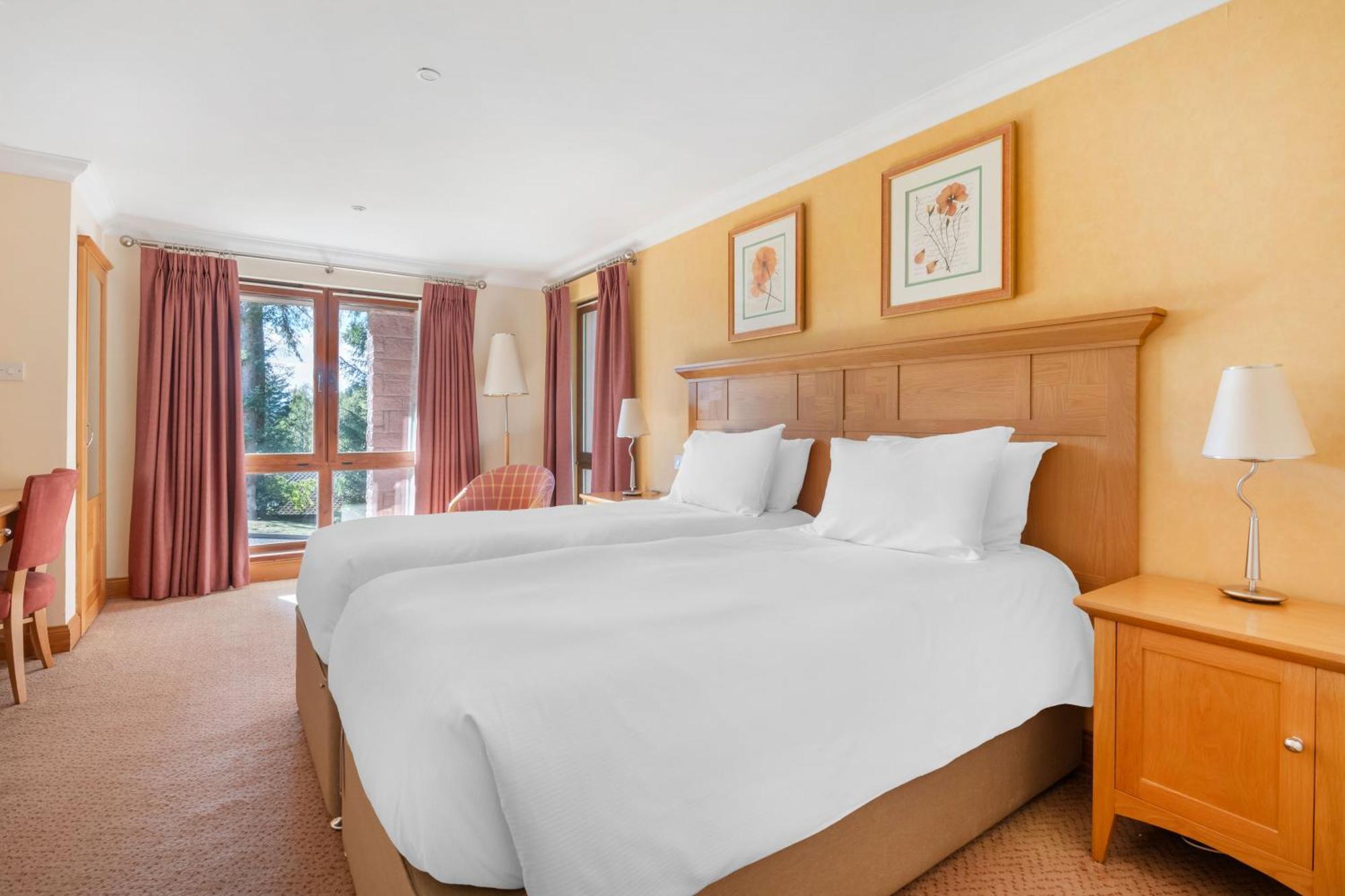 The Lodges At Craigendarroch Country Club บัลลาเทอร์ ภายนอก รูปภาพ
